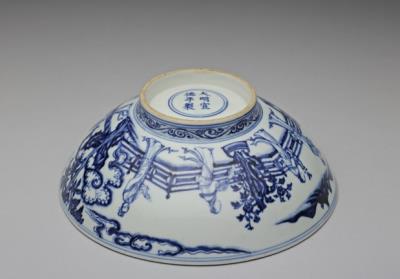 图片[3]-Bowl with underglaze-bule illustration of court ladies in a garden setting, Ming dynasty, Xuande reign, 1426-1435-China Archive